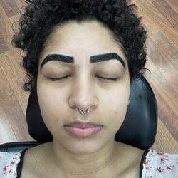 Preet Beauties - Orland Park - Eyebrow tinting