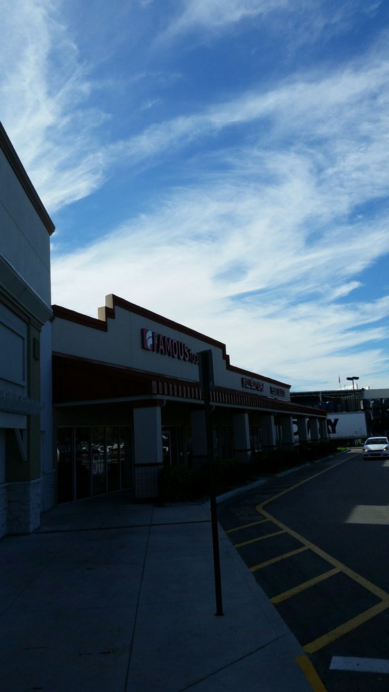 OAKWOOD PLAZA Updated August 2024 12 Reviews 3800 Oakwood Blvd