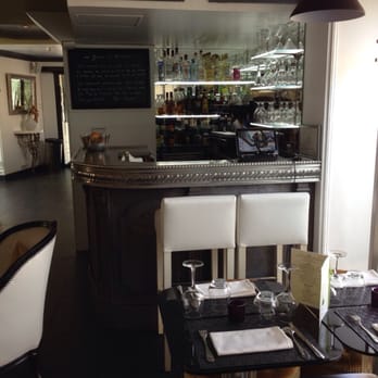 Hôtel Eiffel Trocadéro - Tiny bar & tiny restaurant on the entrance floor - Hotels Near Me - Paris, 75