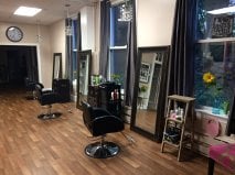 Pinup Hair & Makeup Studio Logo