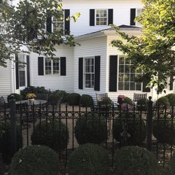 Chaplin Hill Bed & Breakfast - The boxwood garden terrace.