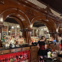 Crystal Palace Saloon - Beautiful huge mirrored bar