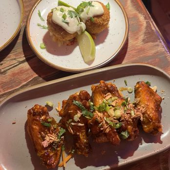 Calle Dao - Bryant Park - Bian Pao CRISPY WINGS PAPAS RELLENAS - Cuban Near Me - New York, New York