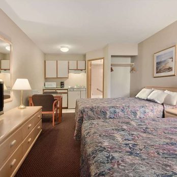 Travelodge Courtenay - Guest room - Hotels Near Me - Courtenay, British Columbia Travelodge Courtenay - Guest room - Hotels Near Me - Courtenay, British Columbia