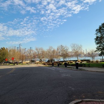 Pier C - Pier C area - Parks Near Me - Hoboken, New Jersey
