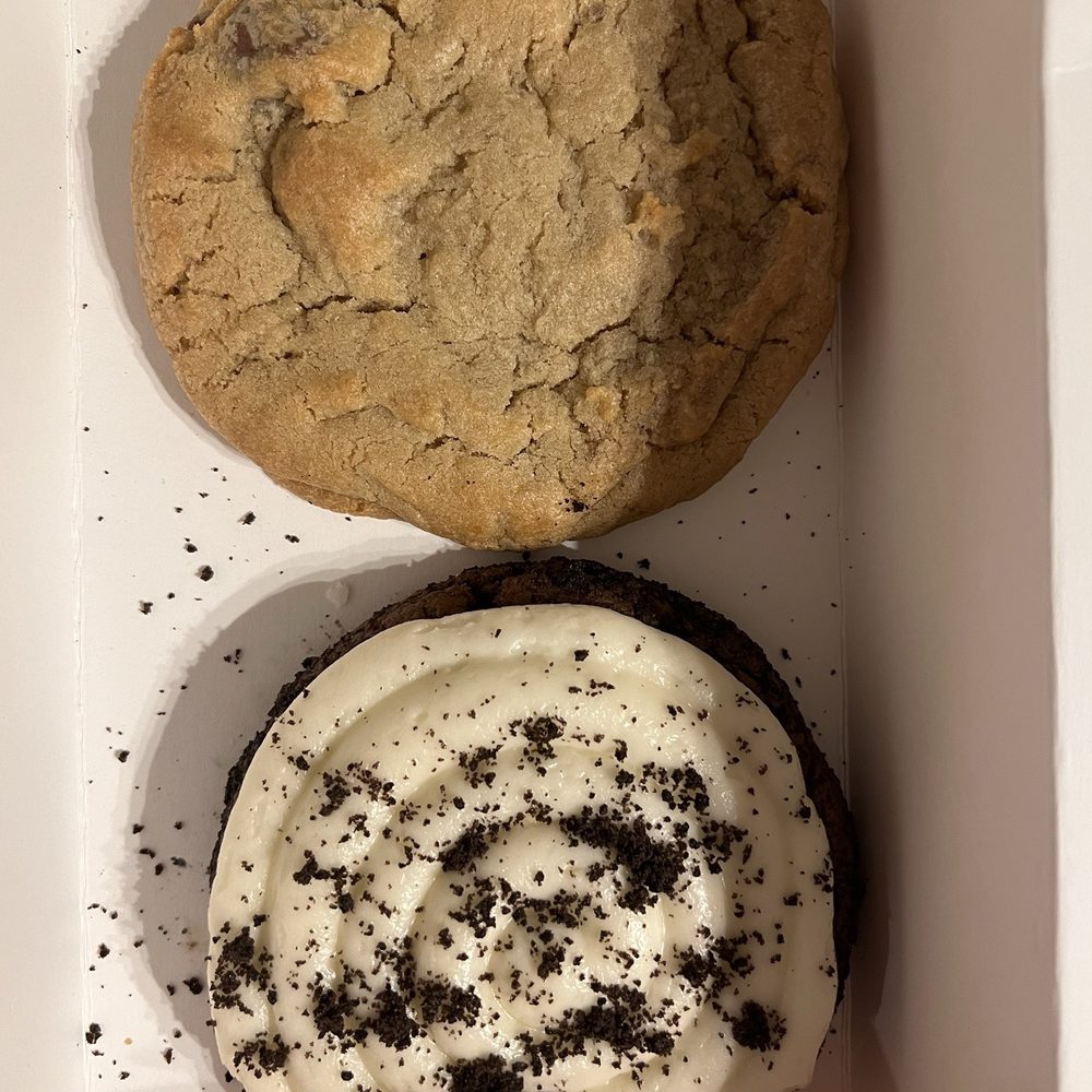 Crumbl - Palm Desert - Bakeries Near Me - Palm Desert, California