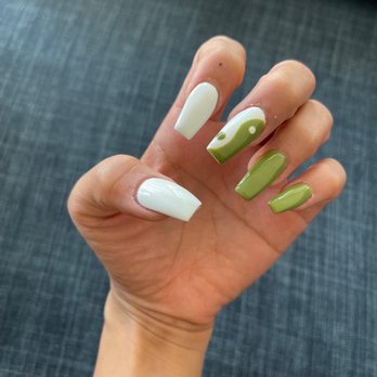 Apple Nailed It Spa - Yin Yang gel - Nail Salons Near Me - Gilbert, Arizona