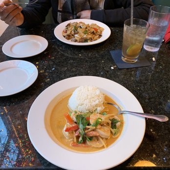 Mom's Siam 2 - We had red thai curry with shrimp and drunken noodles with beef. Very delicious, no complaints at all - Sushi Bars Near Me - Richmond, Virginia Mom's Siam 2 - We had red thai curry with shrimp and drunken noodles with beef. Very delicious, no complaints at all - Sushi Bars Near Me - Richmond, Virginia