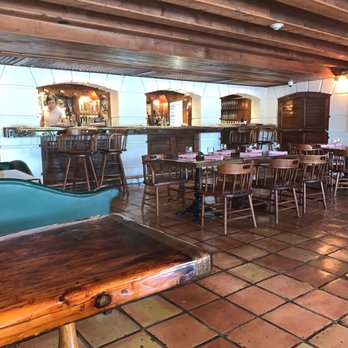 The Pink Elephant - Pretty dining room downstairs - American Near Me - Boca Grande, Florida