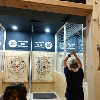 Axe Habits - Axe Throwing Near Me - Miami, Florida Axe Habits - Axe Throwing Near Me - Miami, Florida