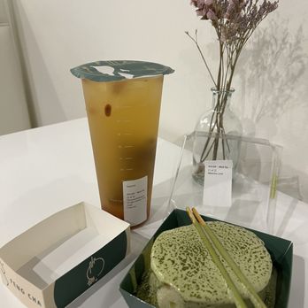 Feng Cha Teahouse - Matcha Love with Chrysanthemum Ginger Honey Tea - Desserts Near Me - Newark, California Feng Cha Teahouse - Matcha Love with Chrysanthemum Ginger Honey Tea - Desserts Near Me - Newark, California