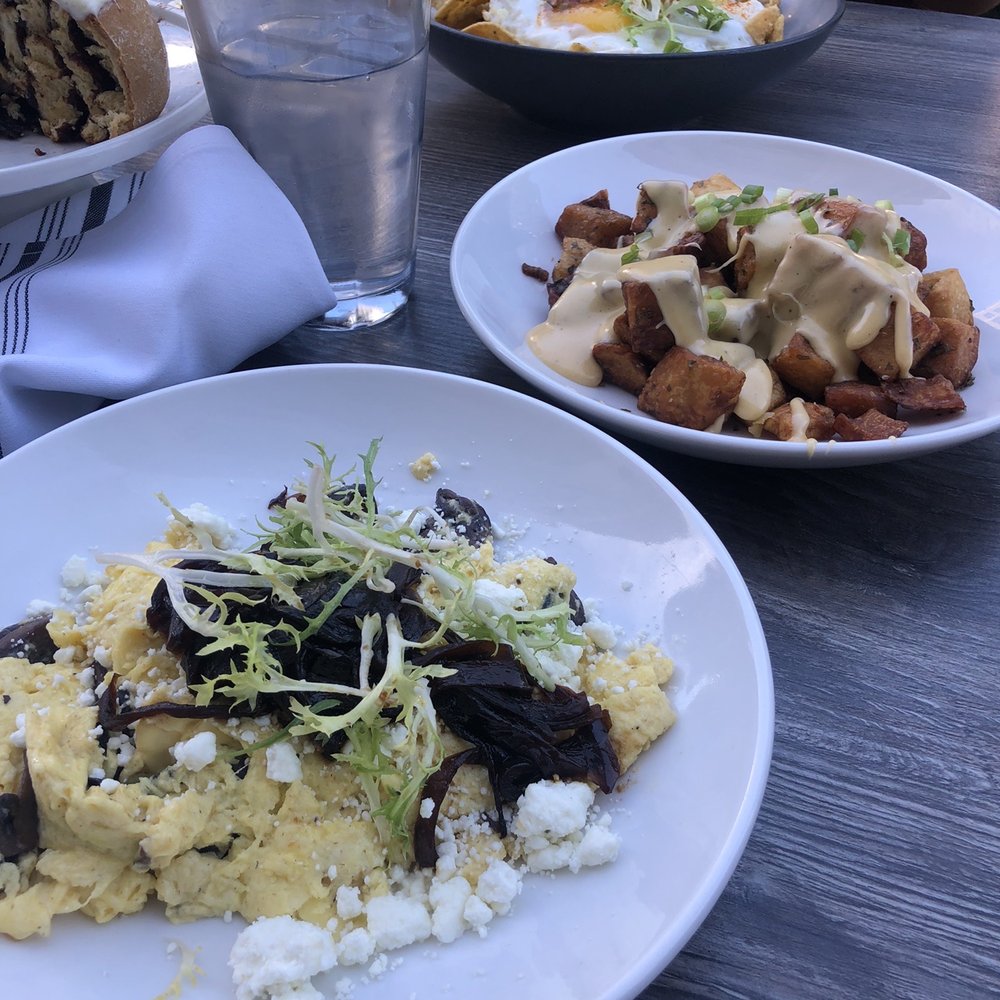 Bandit - Mushroom and goat cheese omelette - American Near Me - Chicago, Illinois