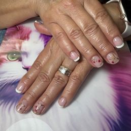 Went in for a gel manicure with Lanie this morning.  She is wonderful and did an amazing job!!! I highly recommend her.