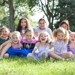 Frankie Photography Studio - group photography of children.
