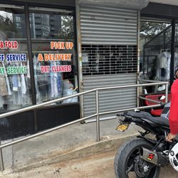 Riverdale Laundry Incorporated - Closed at 6pm (posted hours say open until 7)
