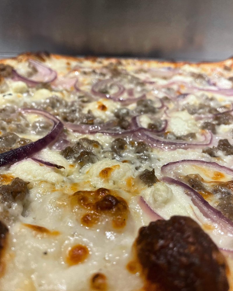 DAVE & MEL’S PIZZERIA Updated August 2024 48 Photos & 11 Reviews