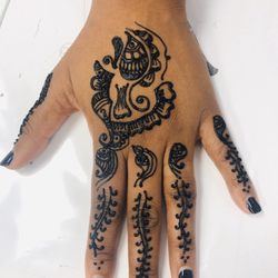 Just Threading - Kernesville - HENNA TATOO