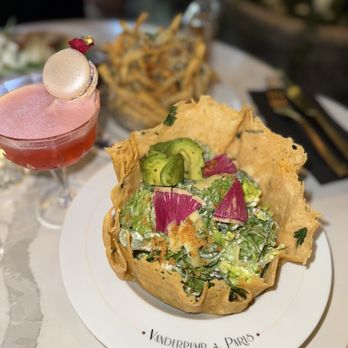 Vanderpump A Paris - Nice presentation, soggy romaine lettuce - French Near Me - Las Vegas, Nevada Vanderpump A Paris - Nice presentation, soggy romaine lettuce - French Near Me - Las Vegas, Nevada