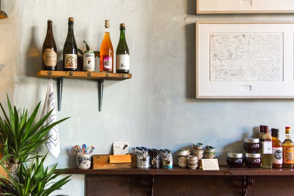 Duke's Liquor Box by null