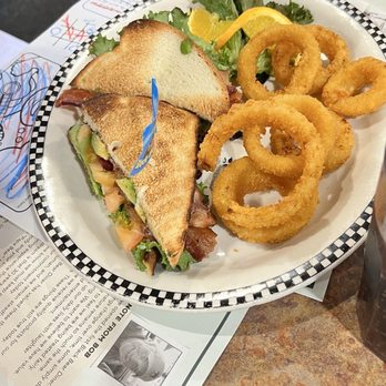 Black Bear Diner Barstow - Breakfast & Brunch Near Me - Barstow, California