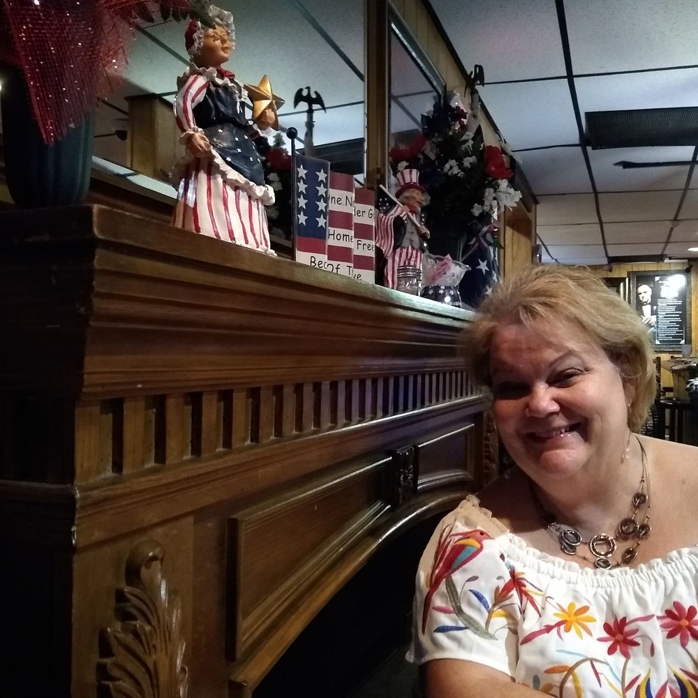 Gabatoni's Italian Restaurant - Fake fireplace - Pizza Near Me - Springfield, Illinois