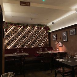 Osteria Romana - Cozy Interior