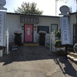 Tin Roof Trading Company - Front entrance