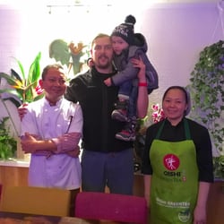 Gold Elephant Thai Food - To ja z synem i mistrzami kuchni.