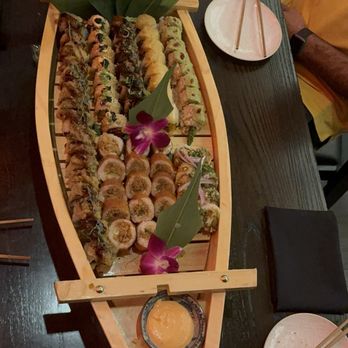 Blue Sushi Sake Grill - Sushi boat. Vegan sushi! - Sushi Bars Near Me - Chicago, Illinois