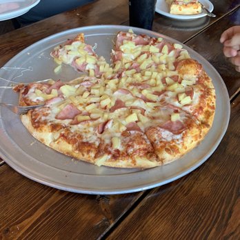Zeppes Pizza & Subs - Hawaiian minus the green peppers - Pizza Near Me - Gooding, Idaho Zeppes Pizza & Subs - Hawaiian minus the green peppers - Pizza Near Me - Gooding, Idaho