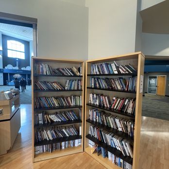 Vineyard Columbus - The former bookstore is now an open seating space with free books to take plus it has a free tea/coffee station -- on Sunday, 26 April 2026 - Churches Near Me - Westerville, Ohio Vineyard Columbus - The former bookstore is now an open seating space with free books to take plus it has a free tea/coffee station -- on Sunday, 26 April 2026 - Churches Near Me - Westerville, Ohio