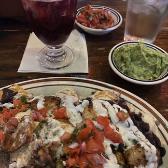 Cantina Los Caballitos - Vegan Nachos w. Shrimp and Sangria - Mexican Near Me - Philadelphia, Pennsylvania