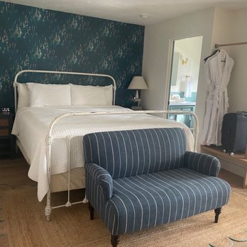 Petit Soleil - King room - Hotels Near Me - San Luis Obispo, California Petit Soleil - King room - Hotels Near Me - San Luis Obispo, California