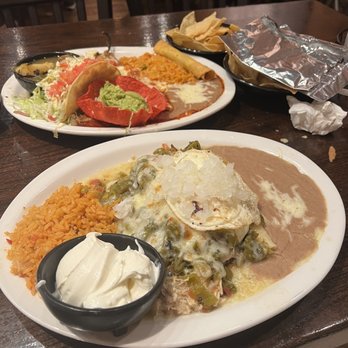 L & J Cafe - Green chile chicken enchilada - Mexican Near Me - El Paso, Texas L & J Cafe - Green chile chicken enchilada - Mexican Near Me - El Paso, Texas
