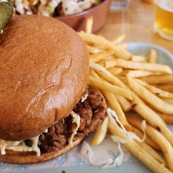Lunch Box - Chicken sandwich - Burgers Near Me - Sebastopol, California Lunch Box - Chicken sandwich - Burgers Near Me - Sebastopol, California