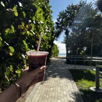 Le Sandwicherie - Smoothie - Sandwiches Near Me - Sunny Isles Beach, Florida Le Sandwicherie - Smoothie - Sandwiches Near Me - Sunny Isles Beach, Florida