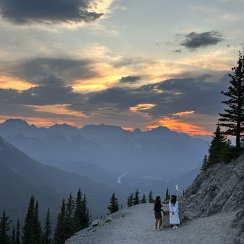 Sulphur Mountain - Hiking Near Me - Banff, Alberta Sulphur Mountain - Hiking Near Me - Banff, Alberta
