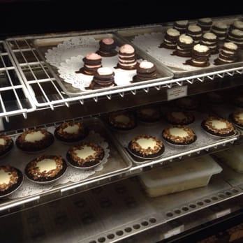 Magnolia Bakery - Bakeries Near Me - Chicago, Illinois