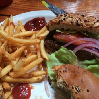 Maui Brewing - hamburger - Brewpubs Near Me - Lahaina, Hawaii Maui Brewing - hamburger - Brewpubs Near Me - Lahaina, Hawaii