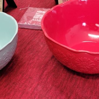 Flores Treasures - Pioneer woman bowls - Thrift Stores Near Me - Canutillo, Texas Flores Treasures - Pioneer woman bowls - Thrift Stores Near Me - Canutillo, Texas