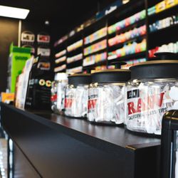 La la land smoke shop