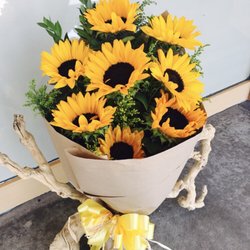Four Season Florist and Gifts - Sunflower Bouquet