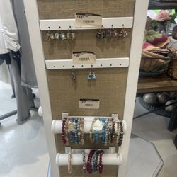 Chez Vous - Jewelry selections