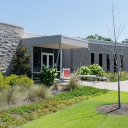 Amy Sanders Library - View of front entrance