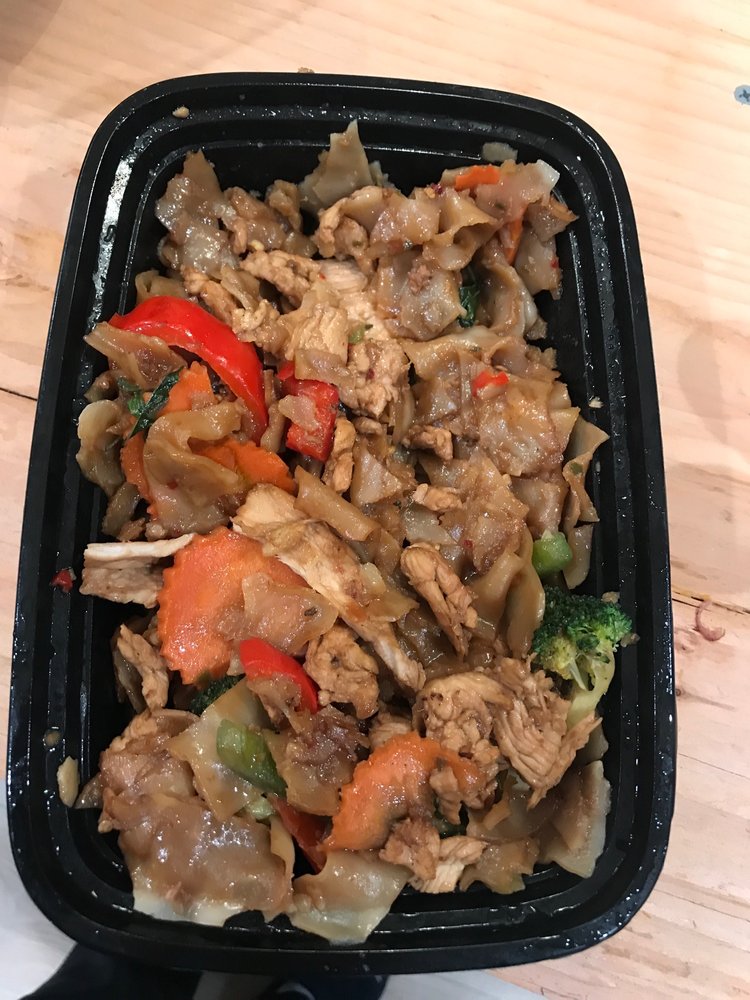 JASMINE THAI CUISINE Updated October 2024 446 Photos & 626 Reviews 20156 Roscoe Blvd