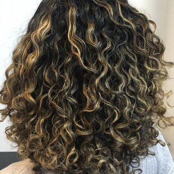 Curl Bar Beauty Salon - Hair Salons Near Me - Toronto, Ontario Curl Bar Beauty Salon - Hair Salons Near Me - Toronto, Ontario