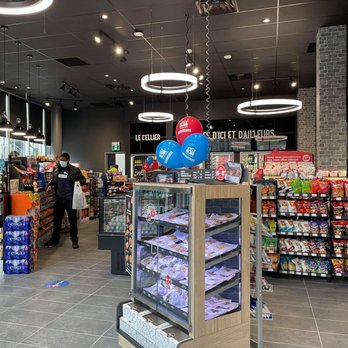 Couche-Tard - Interior - Convenience Stores Near Me - Montreal, Quebec