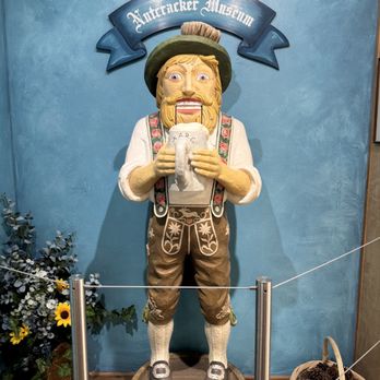 Leavenworth Nutcracker Museum - Museums Near Me - Leavenworth, Washington Leavenworth Nutcracker Museum - Museums Near Me - Leavenworth, Washington
