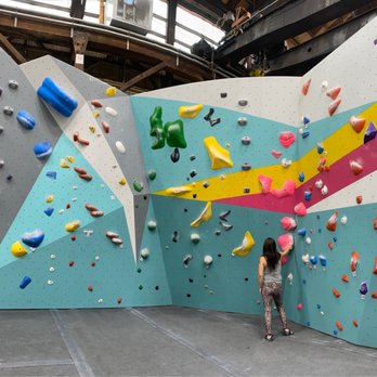 Pacific Pipe Climbing - Fun boulders! - Climbing Near Me - Oakland, California