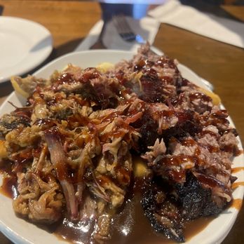 Niagara Distillery - Poutine w/brisket and pulled pork - Distilleries Near Me - Niagara Falls, Ontario